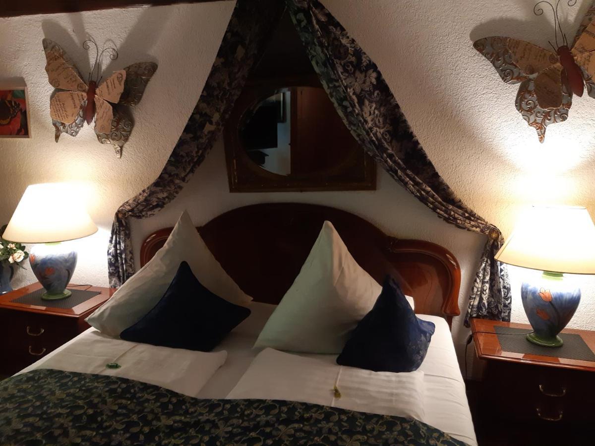 Altfraenkische Weinstube Hotel โรเทนบวร์ก อ็อบ แดร์เทาเบอร์ ภายนอก รูปภาพ
