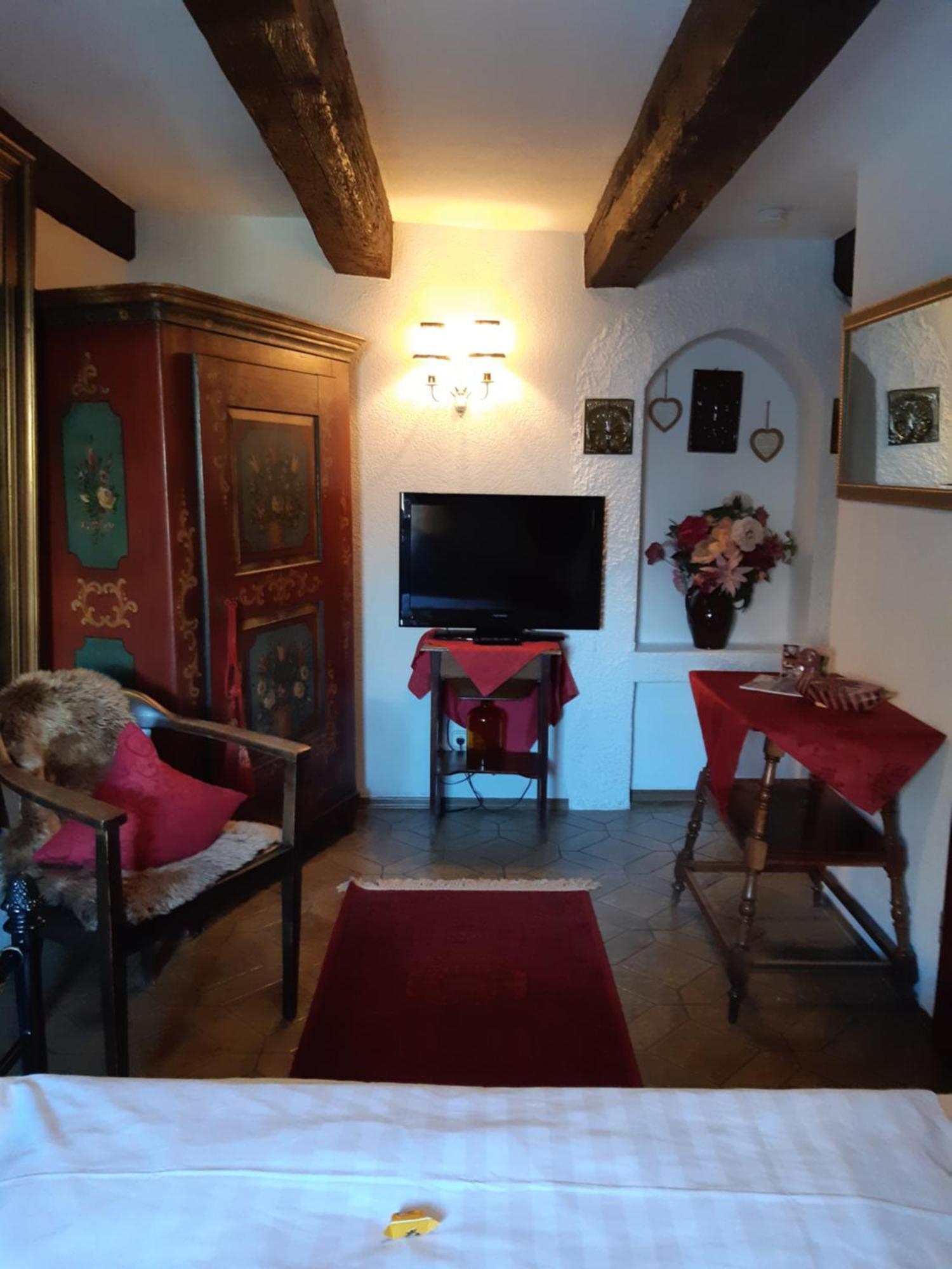 Altfraenkische Weinstube Hotel โรเทนบวร์ก อ็อบ แดร์เทาเบอร์ ภายนอก รูปภาพ