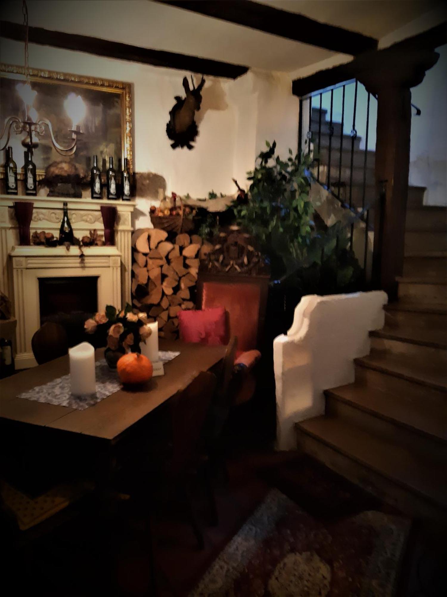 Altfraenkische Weinstube Hotel โรเทนบวร์ก อ็อบ แดร์เทาเบอร์ ภายนอก รูปภาพ